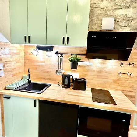 En Centre Apartment *